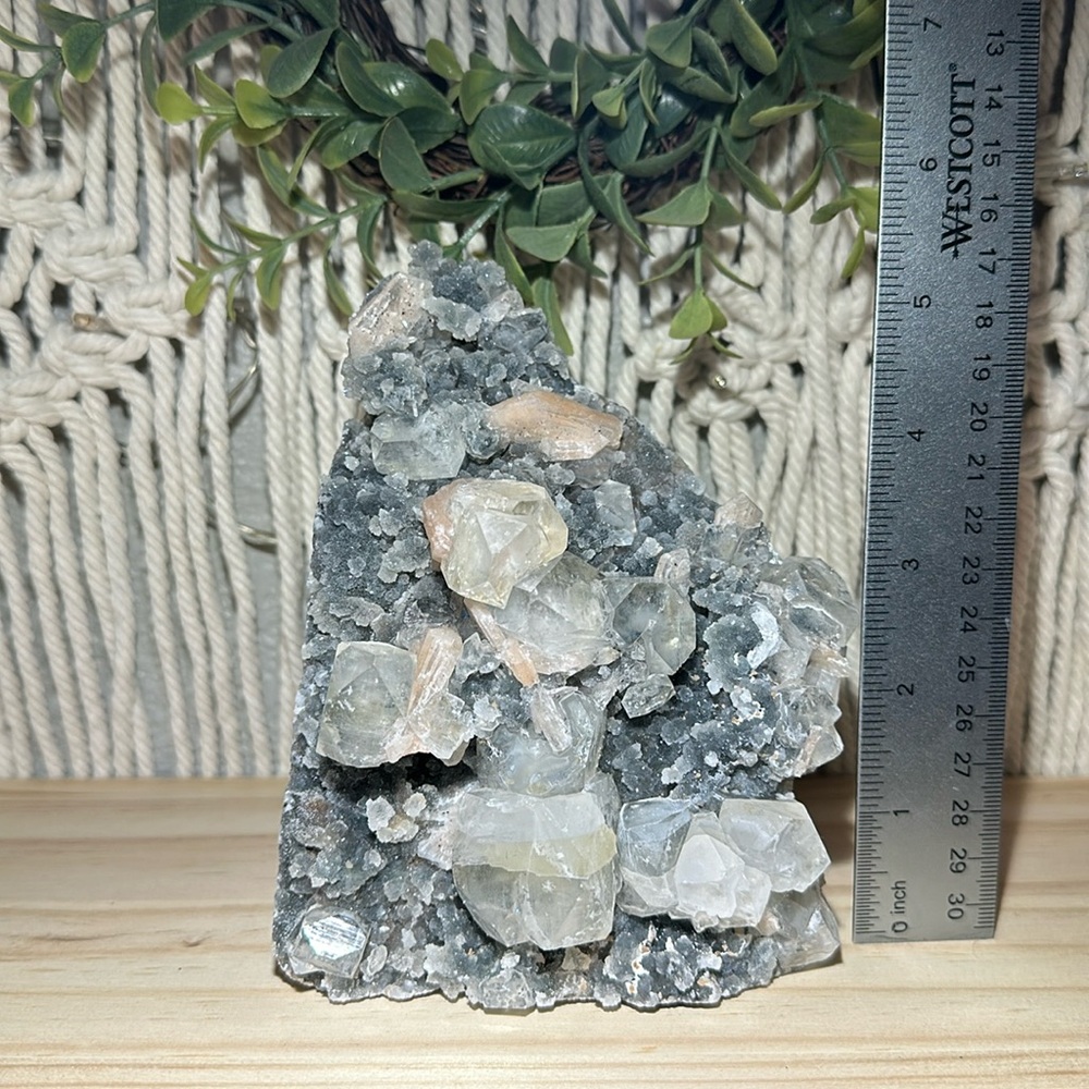 Black chalcedony, calcite, stilbite ⭐️